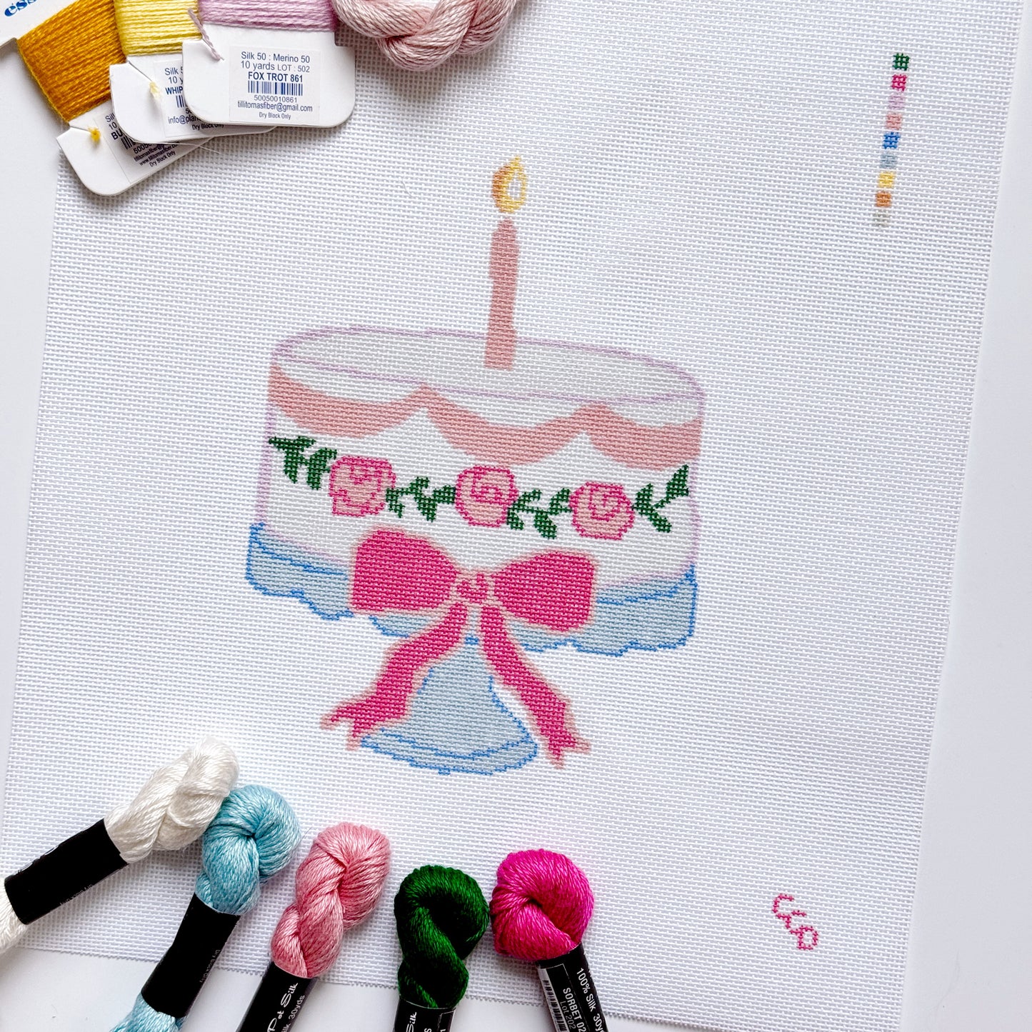 Wholesale Exclusive Birthday Bow Cake 18 Mesh Hand Painted Needlepoint Canvas