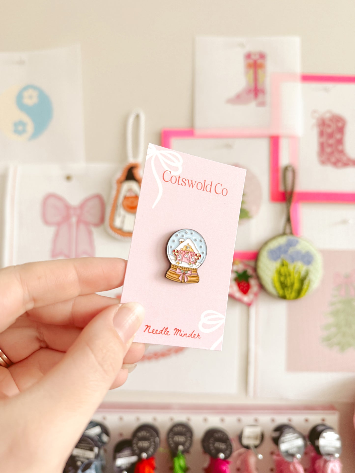 Christmas Snow Globe Needle Minder, Christmas Theme Needleminder, Needlepoint Accessories