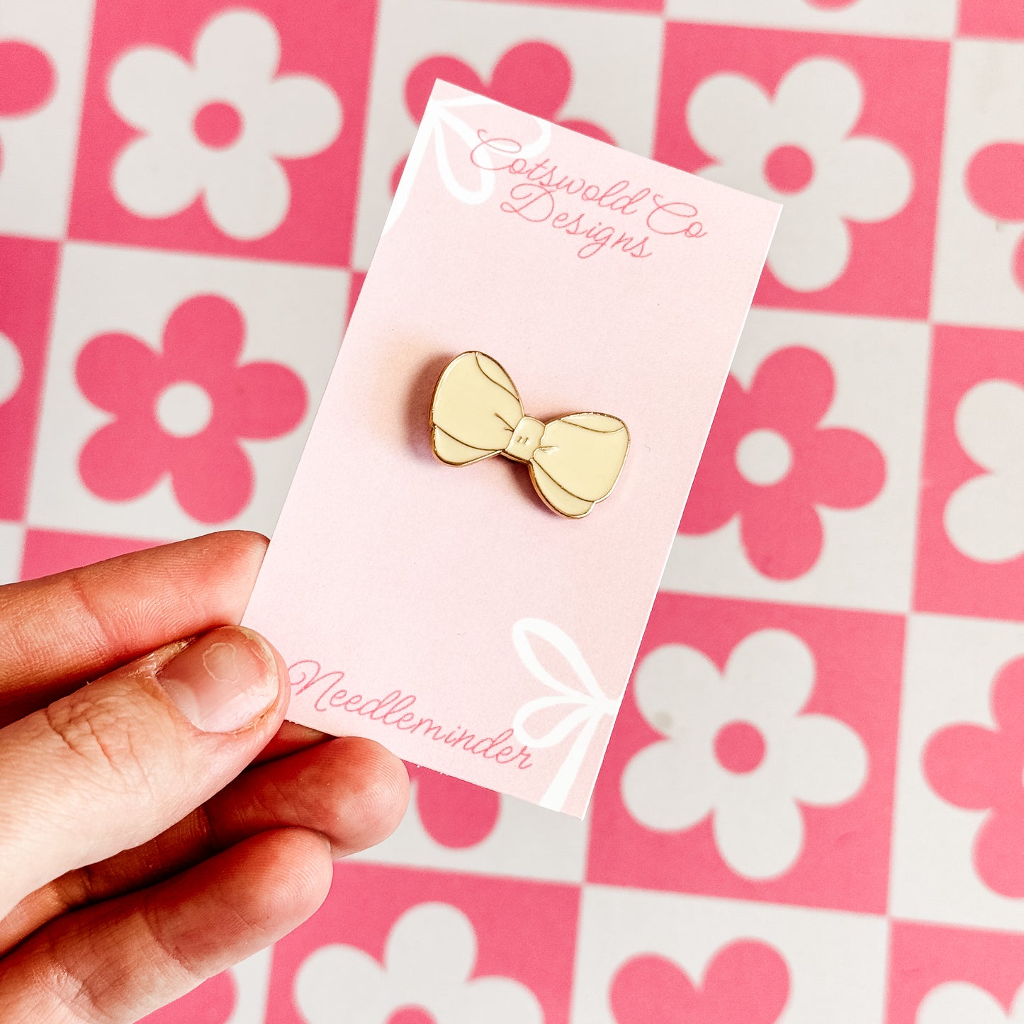 Aesthetic Bow Coquette Needle Minder, Needlepoint Needle Minder, Neutral Bow Cute Needle minder Magnetic