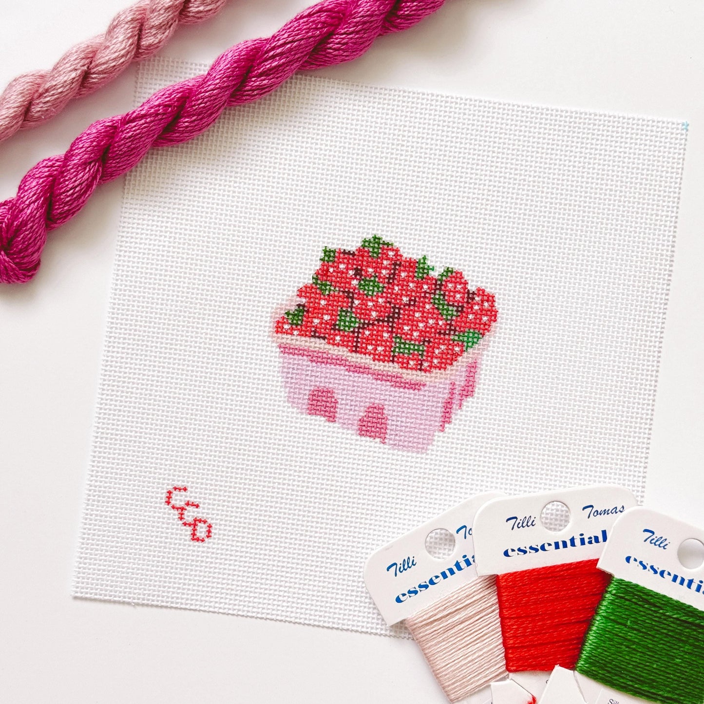 Strawberry Basket Needlepoint Canvas 18 Mesh 3” Design, Summer Strawberries Needlepoint Canvas modern Hand Painted
