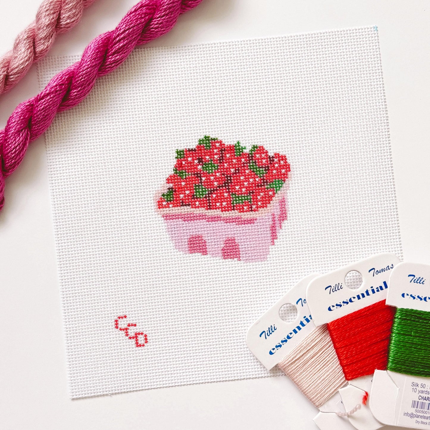 Strawberry Basket Needlepoint Canvas 18 Mesh 3” Design, Summer Strawberries Needlepoint Canvas modern Hand Painted