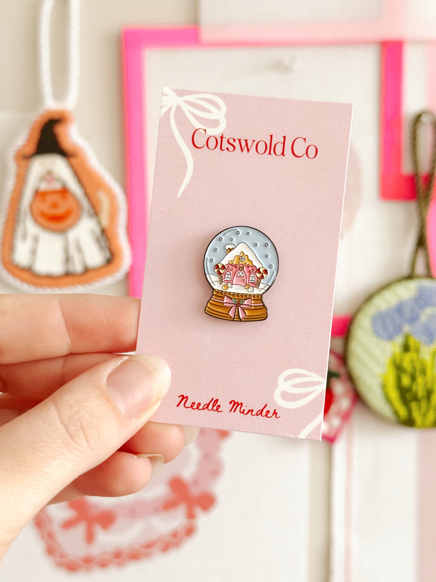 Christmas Snow Globe Needle Minder, Christmas Theme Needleminder, Needlepoint Accessories