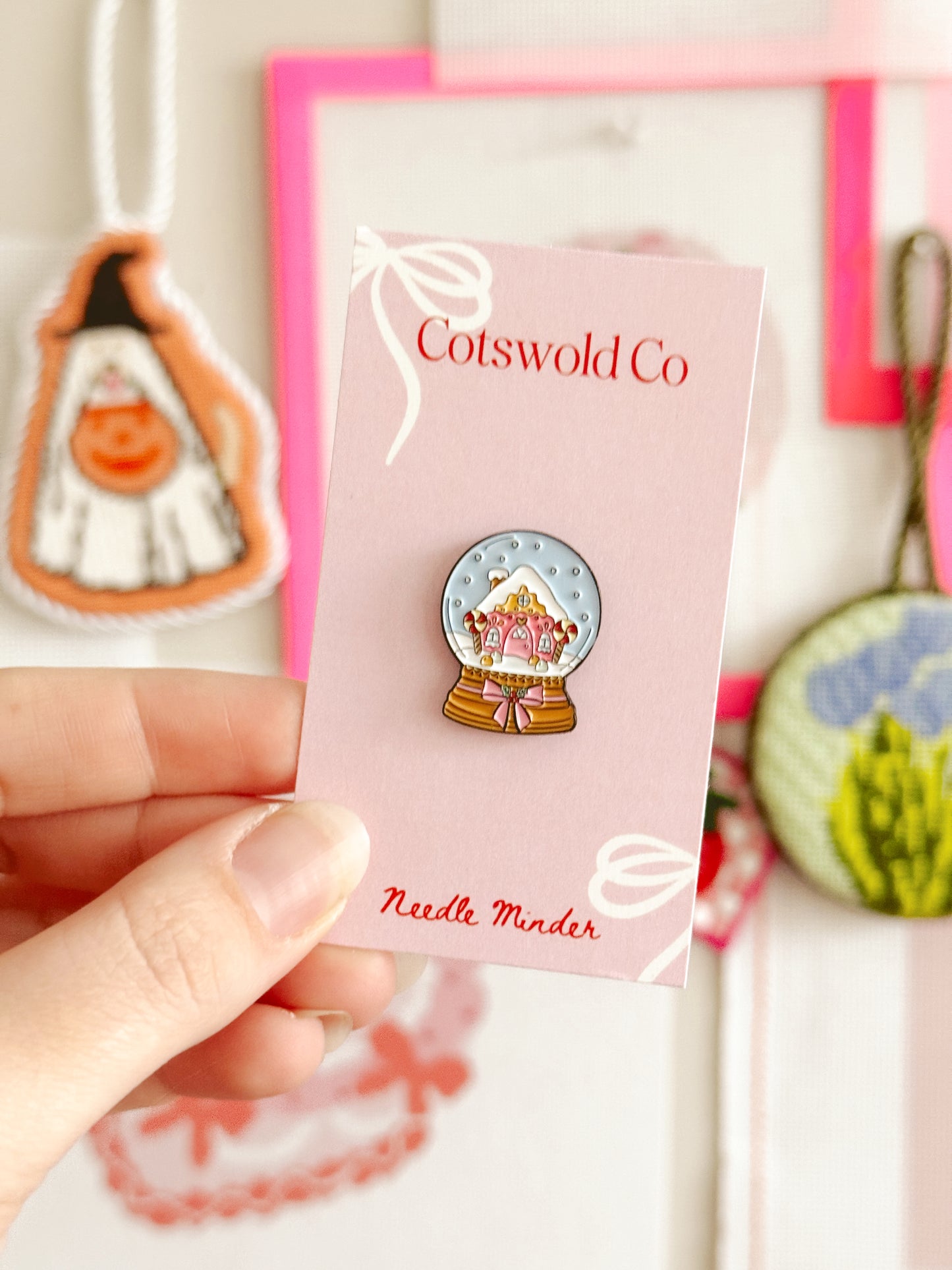 Christmas Snow Globe Needle Minder, Christmas Theme Needleminder, Needlepoint Accessories