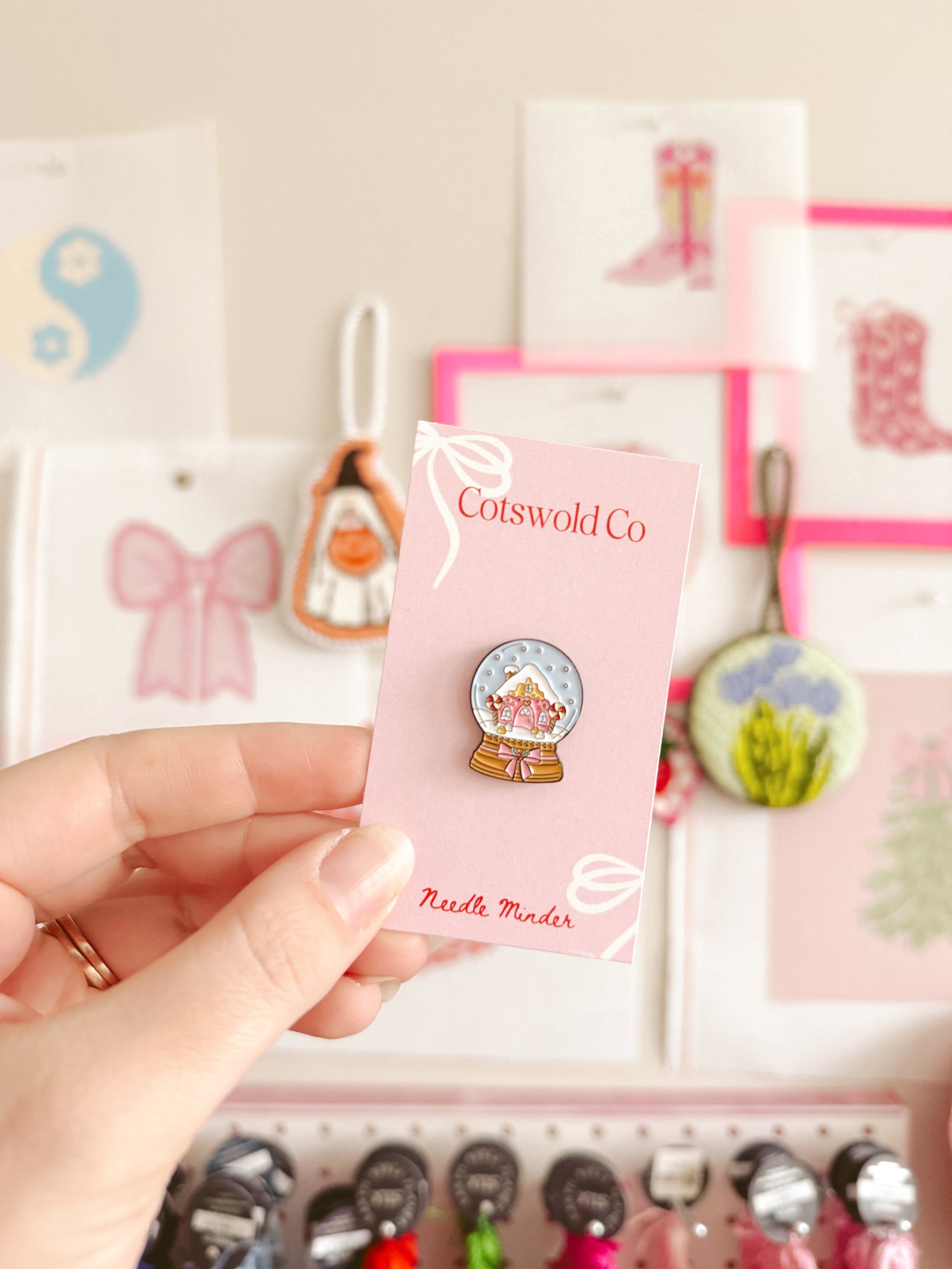 Christmas Snow Globe Needle Minder, Christmas Theme Needleminder, Needlepoint Accessories