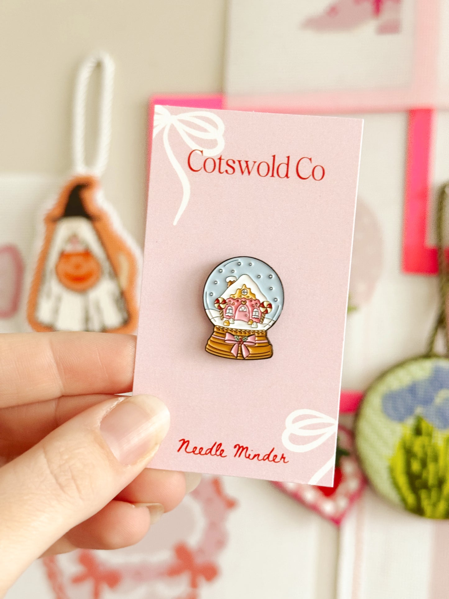 Christmas Snow Globe Needle Minder, Christmas Theme Needleminder, Needlepoint Accessories